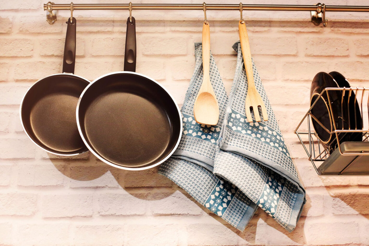 hang pans on kitchen wall